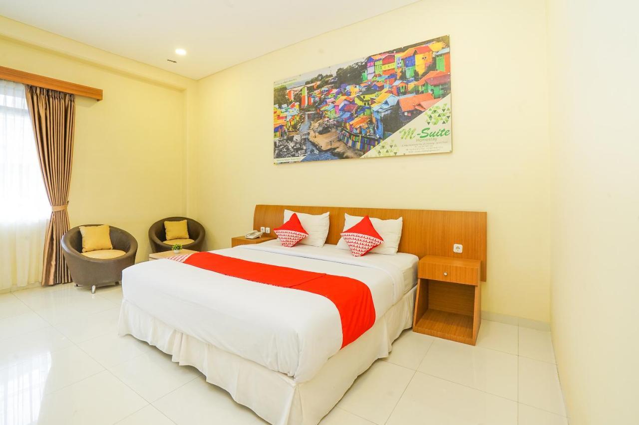 Oyo 272 M Suite Residence Malang Exterior foto