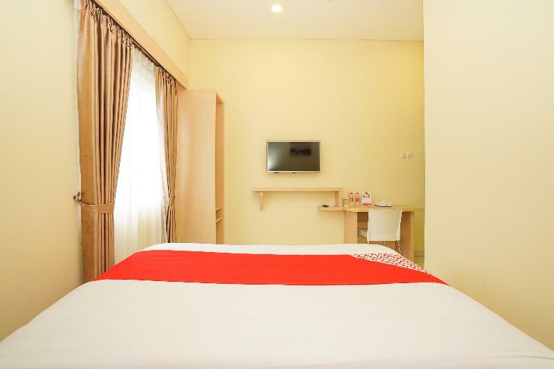 Oyo 272 M Suite Residence Malang Exterior foto