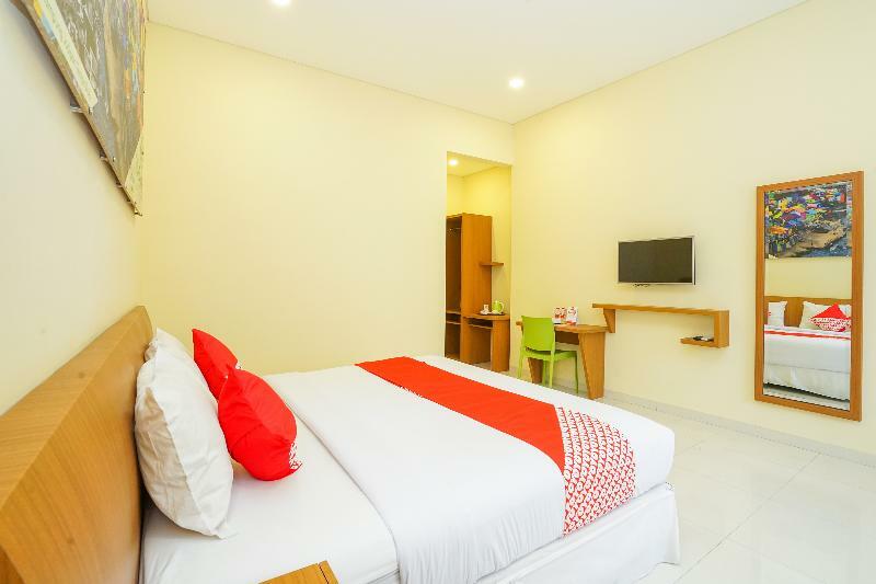 Oyo 272 M Suite Residence Malang Exterior foto